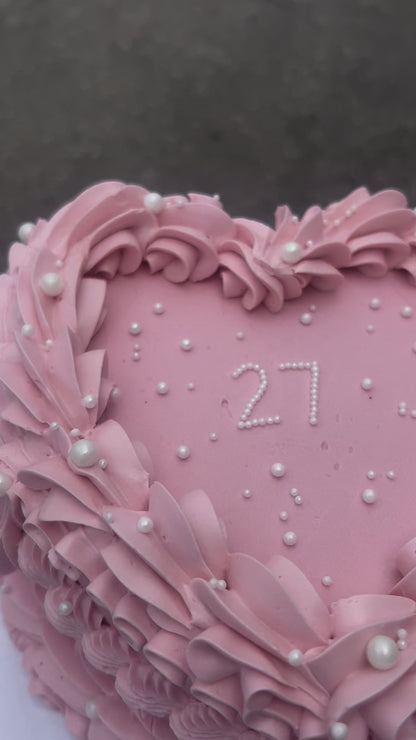 Pearl Vintage Heart Cake